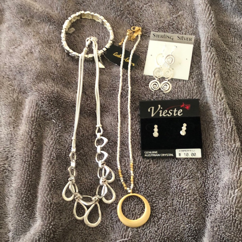 Lot of costume jewelry